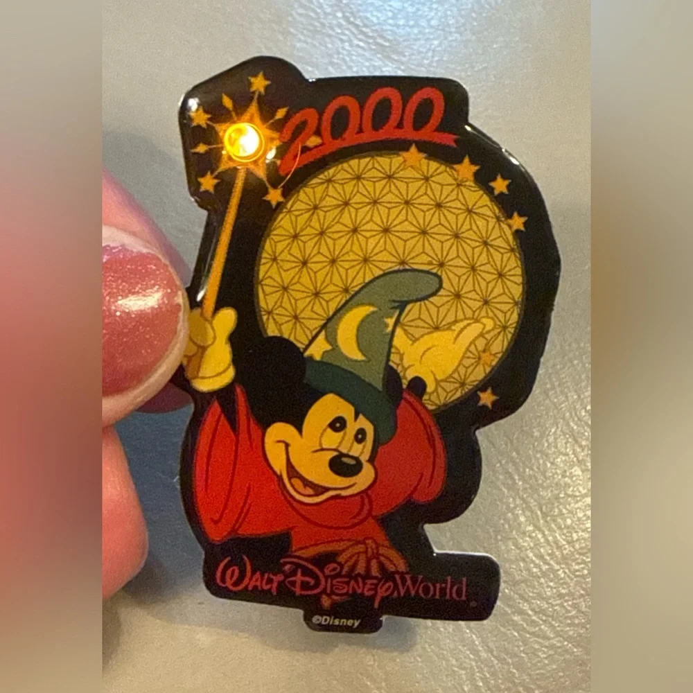 WDW 2000 SORCERER MICKEY EPCOT SPACESHIP EARTH FLASHING PIN (WORKS) #1913